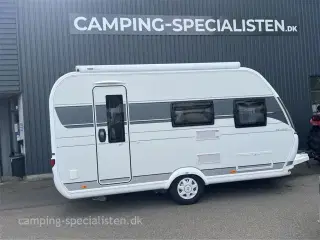 2021 - Hobby De Luxe 440 SF   2021 Hobby 440 SF De Luxe med vildt udstyr - se den nu hos Camping-Specialisten.dk