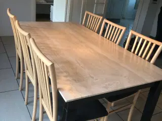 Spisebord til køkken eller stue 
