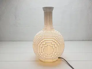 Bordlampe i pixel med smukt lys