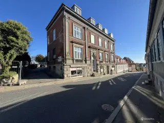 Erhverv til kontor, butik, klinik eller lign.