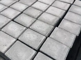 Bondesten 14x10,5x5,5 grå (halve)