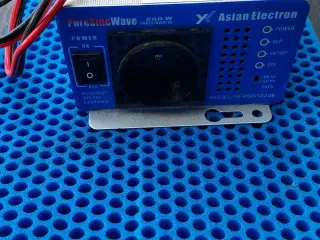 Inverter 200W  12V/230V 
