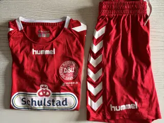 Sportstøj, Bluse og shorts, HUMMEL str. 164 14 år