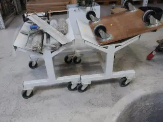 2 stk. vogne med indhold