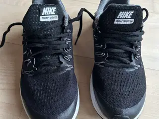 Nike sko str 39