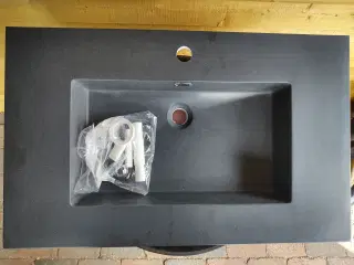 En ny håndvask sort/grå 