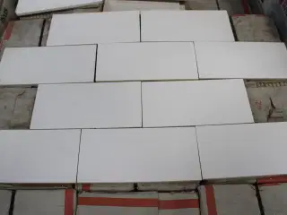 Kraftige hvid mat klinke 12x24 55 m2 KUN 4675,-