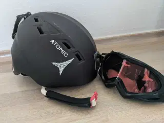 Skihjelm fra Atomic