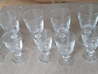 Wellington glas ; seks hvidvin og 7 hedvinsglas