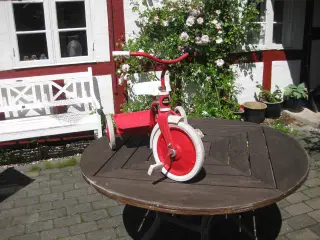 TREHJULET CYKEL MED LAD