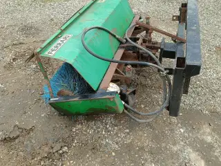 - - - Kost (har siddet på en Uni-loader)