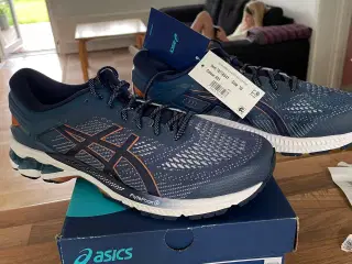 Nye Asics gel-Kayano str 44 