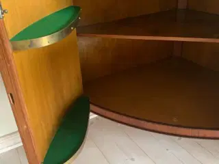 Teaktræ hjørneskab