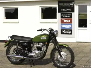 Triumph Trophy 650 Classic Bike
