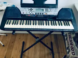 Yamaha PSR-340 keyboard