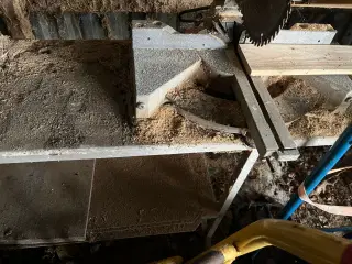 Rundsav med bænk