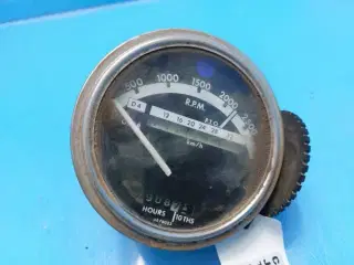 John Deere 4040 Tachometer AR70022