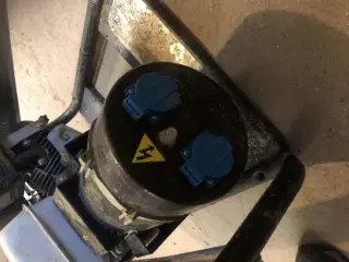 god generator sælges