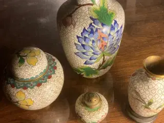Antikke vaser i metal