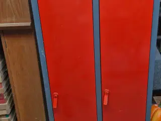 Klæde skab