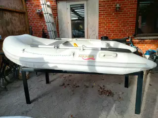 Aqua Rib gummibåd med motor.