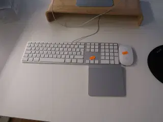 Tastatur, mousepad, mus APPLE A1657, A1243, A1339