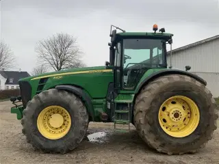 John Deere 8430 Stærk og stabil traktor.