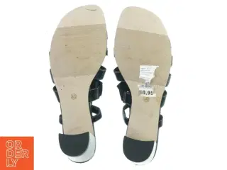 Sandaler (str. 40 )