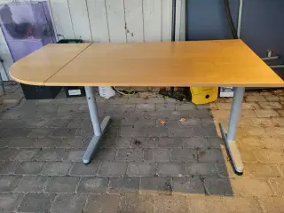 Ikea skrivebord Galant. 