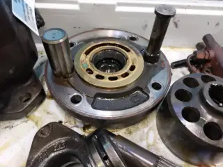 Hydrema 906B Hydraulikpumpe 510130