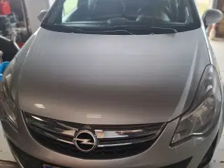 Opel Corsa 1.4 Benzin år 2013