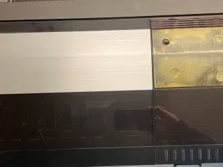 Beocenter 2100 sælges til lav pris grundet stand.