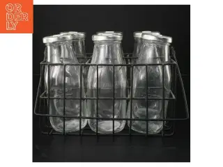 Metal trådkurv med mælkeflasker (str. 21x14,5 cm)