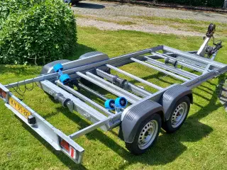 Bådtrailer Brenderup 1350 kg.