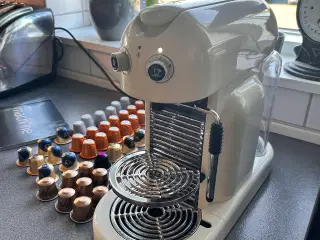 Nespresso maestria i creme hvid espressomaskine