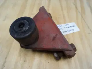 New Holland 4700 Ophæng 700608470