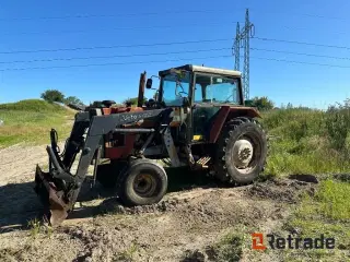 Massey Ferguson 2645 med frontskovl