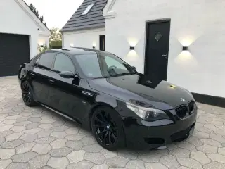 BMW M5 E60 V10