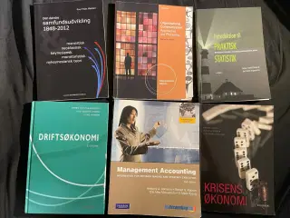 Diverse bøger til studie