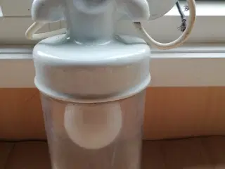 Loftlampe med keramisk fatning