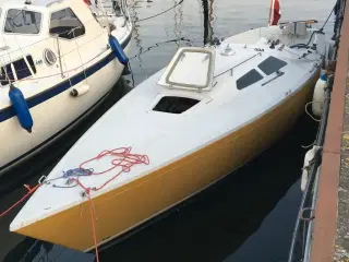 International 806 