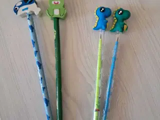4 blyanter med viskelæder 