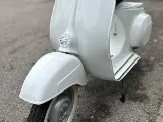 Vespa 50 sælges som projekt.