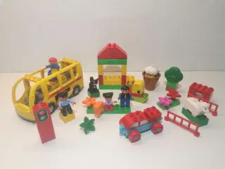 Duplo Skolebus med forskellige Figurer og klodser 