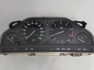 Instrumentkombi MotoMeter Brugt 239617 km C51422 BMW E30