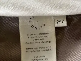 Five Unit Kylie Crop