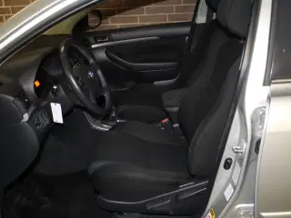 Toyota Avensis 2,0 D-4D Sol stc.