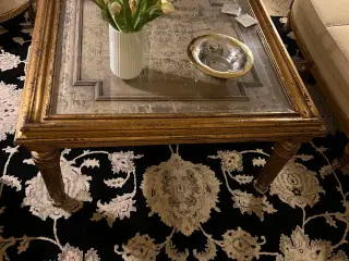 Herregårdens sofa, bord og stole