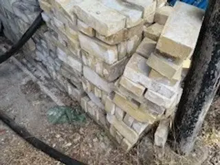 Gule håndrensede mursten