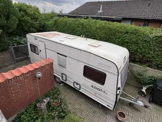 BÜRSTNER CAMPINGVOGN.  